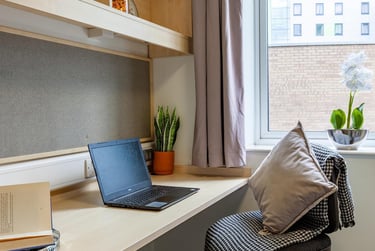 1 bed house, De Walden Way, City Centre, Bradford, BD71BD - Image 6